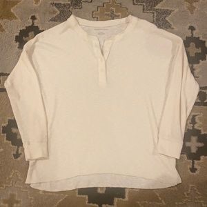 Large cream 3/4 sleeve American Eagle shirt